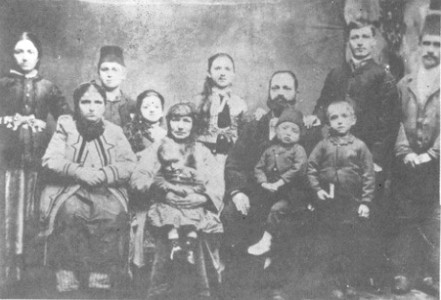 Οικογενειακή φωτογραφία Ευάγγελος Ιωαννίδης Ουσταμπασίδης 1891-1978 ο ηρωϊκός οπλαρχηγός απ' το Κιουμούς Μαδέν 