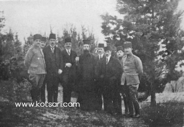 Ο Μητροπολίτης Τραπεζούντος Χρύσανθος στο Σοούκ Σού (Κρυονέρι) με τον Κεμάλ πασά και άλλους επισήμους